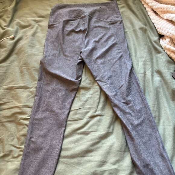 Under Armour HeatGear Compression Leggings | Mid-Rise Heather Gray | Size M - Picture 5 of 5